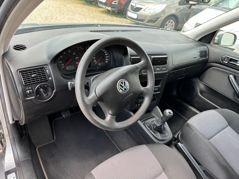 Volkswagen Golf IV 1.6 105ch Confort Plus 5p
