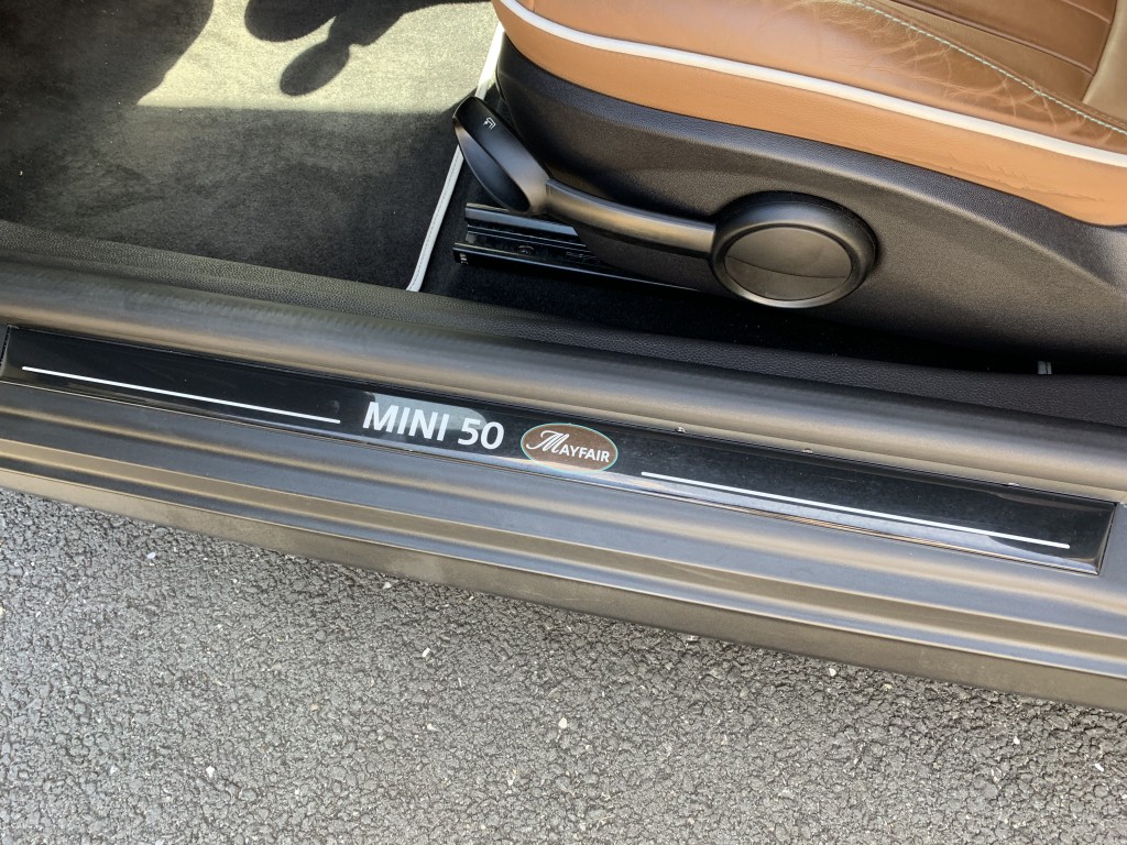 MINI Mini Cooper 1.6 16S 120ch Mayfair
