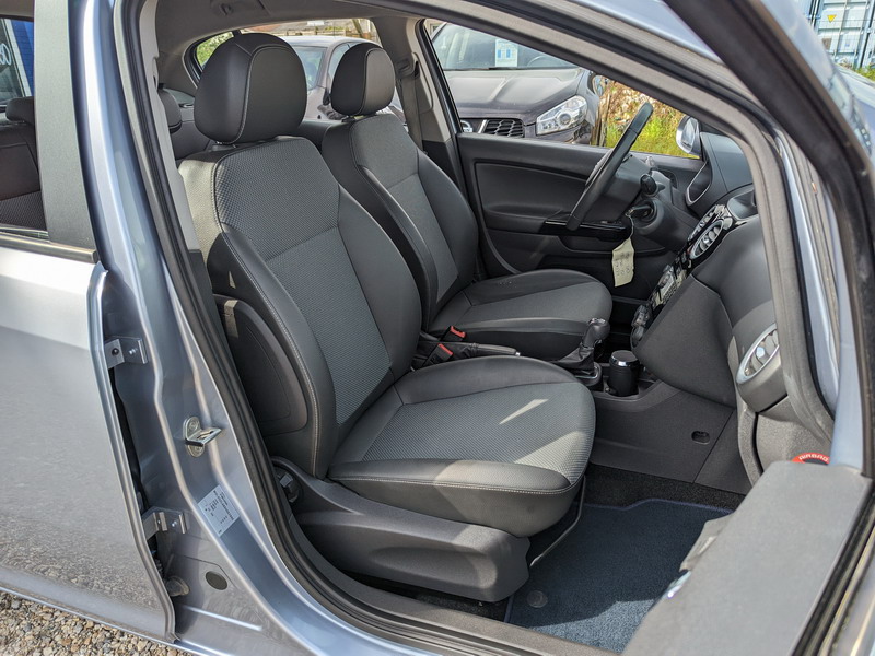 Opel Corsa IV 1.4 Twinport Cosmo BVA 5p