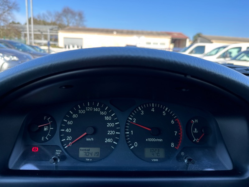 Toyota Avensis  1.8 110ch Sol 4p