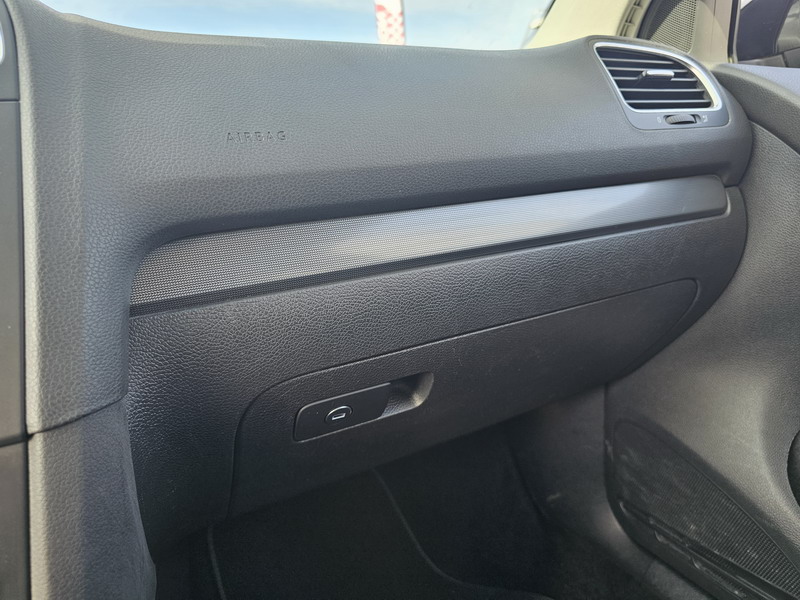 20231004_150650 Volkswagen Golf VI 1.2 TSI Style 105ch GPS 5P