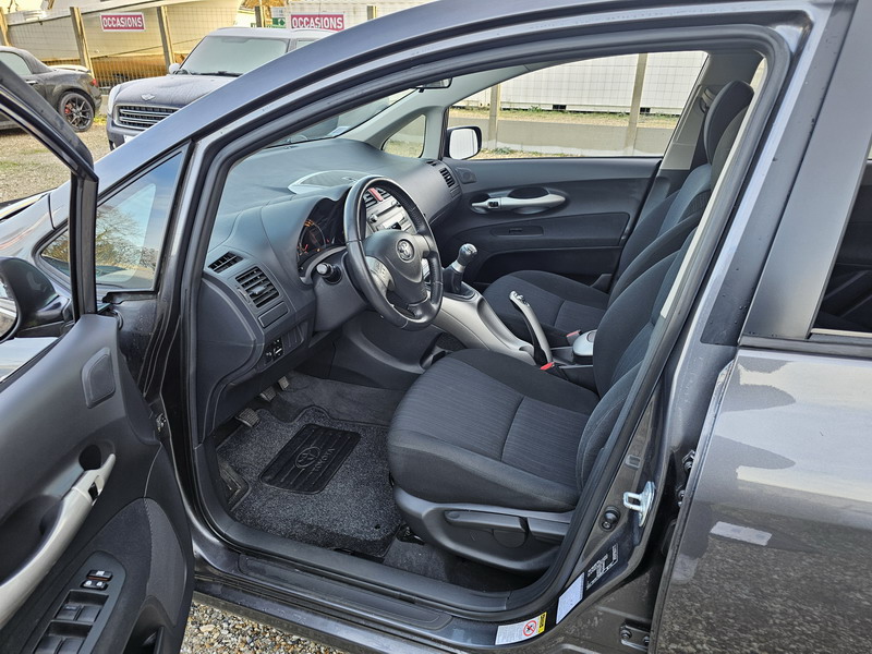 20240119_102556 Toyota Auris 1.6l 124 VVT-i Luna 5p