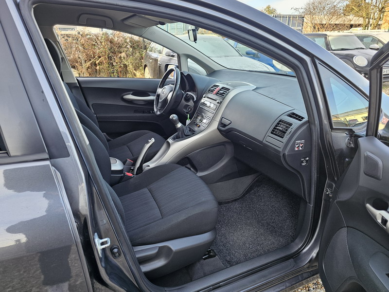 20240119_102611 Toyota Auris 1.6l 124 VVT-i Luna 5p