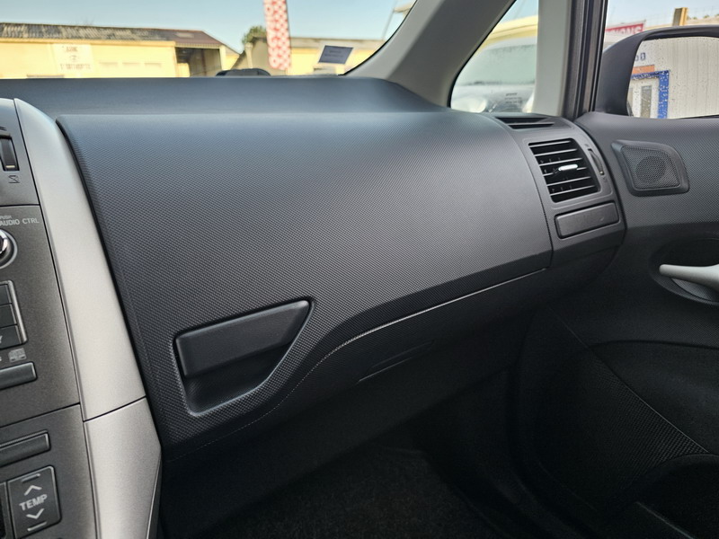 20240119_102815 Toyota Auris 1.6l 124 VVT-i Luna 5p