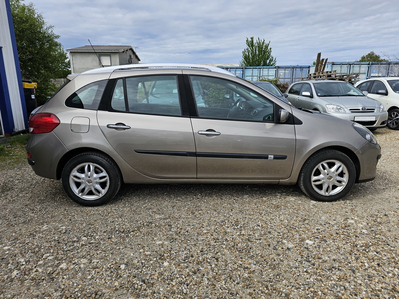 20240429_104943 Renault Clio Estate III 1.6 16v 110ch Dynamique BVA