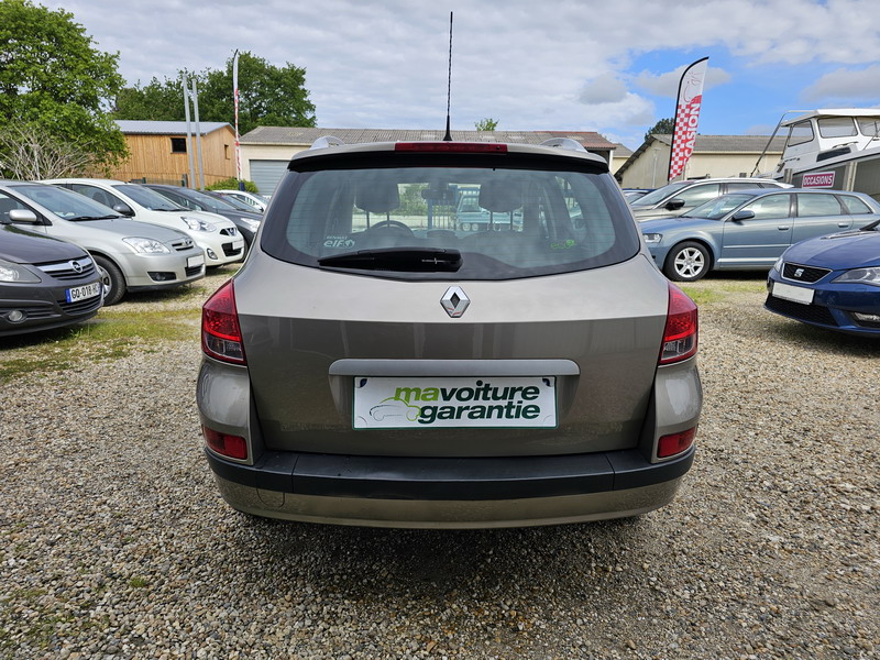 20240429_105014 Renault Clio Estate III 1.6 16v 110ch Dynamique BVA