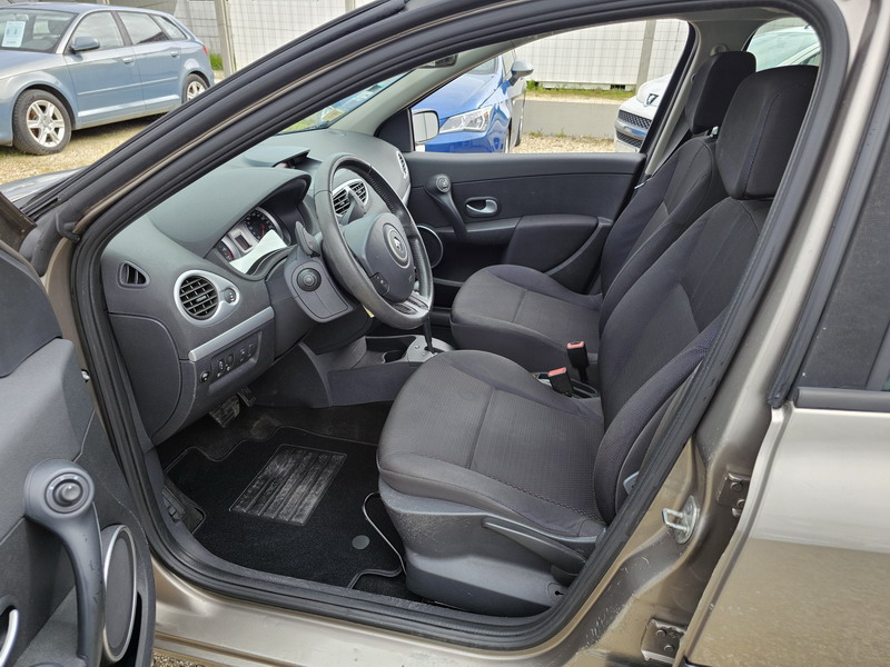 20240429_105311 Renault Clio Estate III 1.6 16v 110ch Dynamique BVA