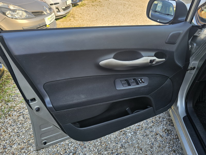 20240719_094813 Toyota Auris 1.6 VVT-i 124ch Luna 5P