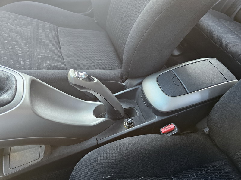 20240719_094842 Toyota Auris 1.6 VVT-i 124ch Luna 5P