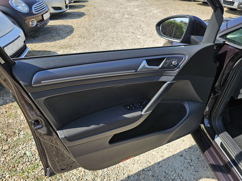 20240828_160354 Volkswagen Golf SW VII 1.6 TDI 110ch Lounge