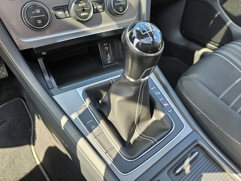 20240828_160512 Volkswagen Golf SW VII 1.6 TDI 110ch Lounge