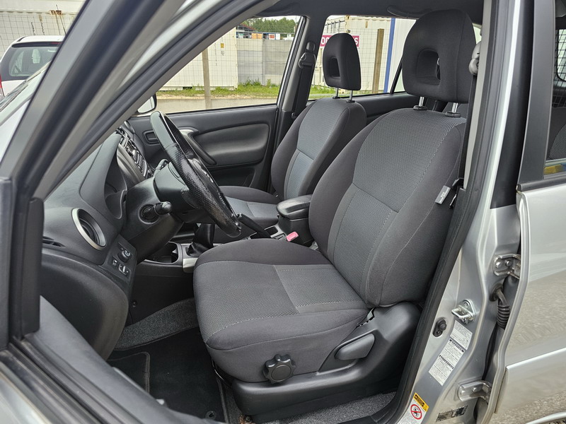 20240907_093802 Toyota RAV4 II 150 VVT-i GX 4X4 5p