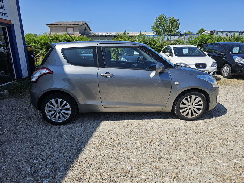 20250617_114607 Suzuki Swift III 1.2 VVT GLX 3p