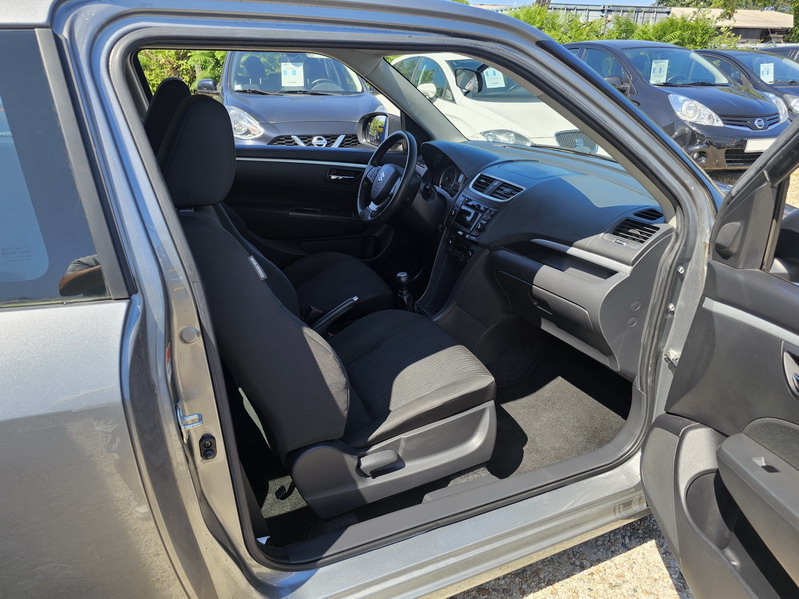 20250617_114825 Suzuki Swift III 1.2 VVT GLX 3p