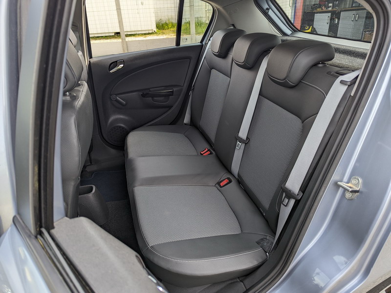 Opel Corsa IV 1.4 Twinport Cosmo BVA 5p