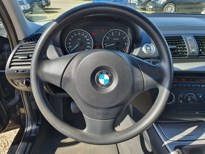 BMW Série 1 116I  122CH PREMIERE