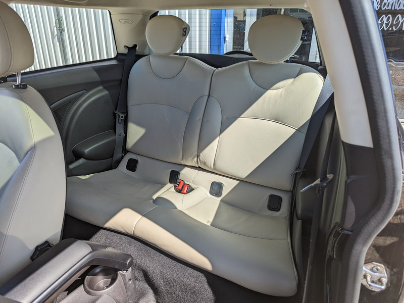 Mini II (R56) One + Options  1.6L 98ch