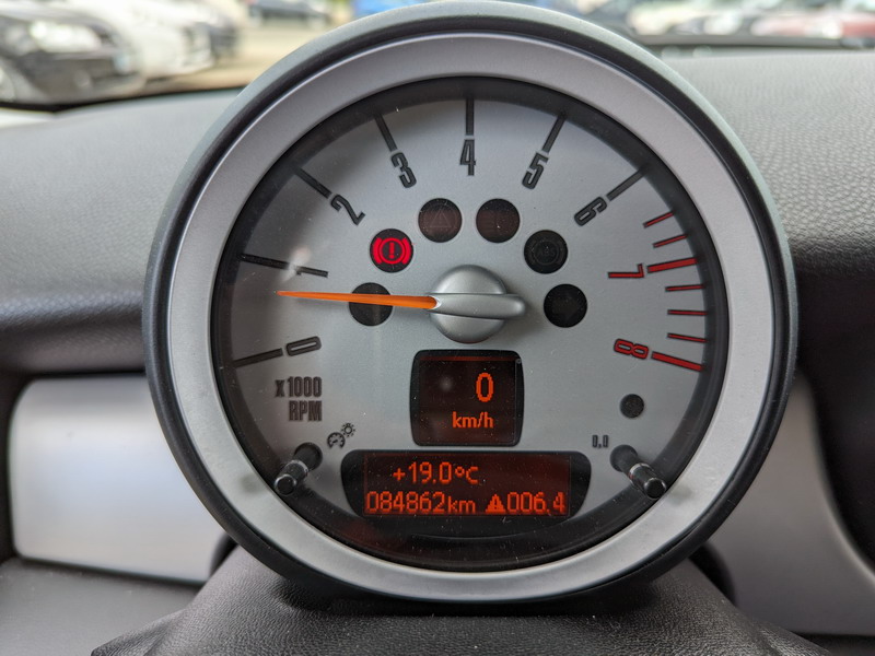 Mini II (R56)  1.6L Cooper 120ch