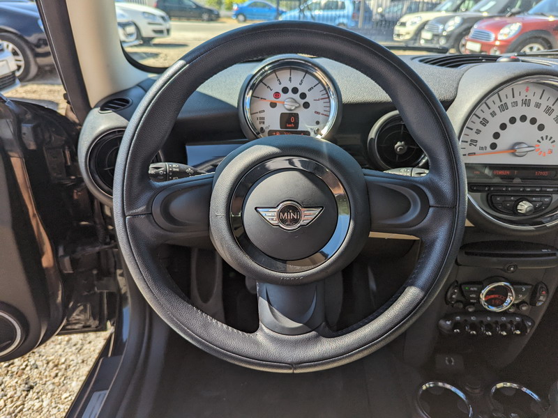 Mini II (R56) One + Options  1.6L 98ch
