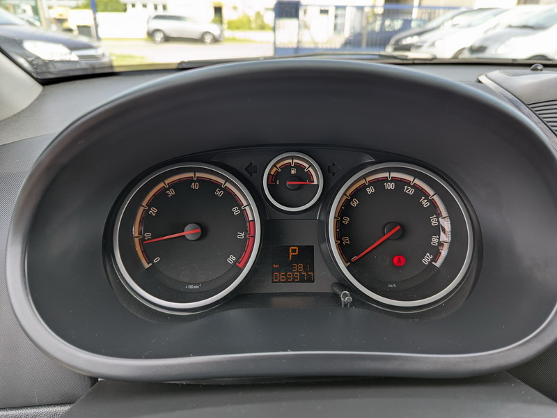 Opel Corsa IV 1.4 Twinport Cosmo BVA 5p