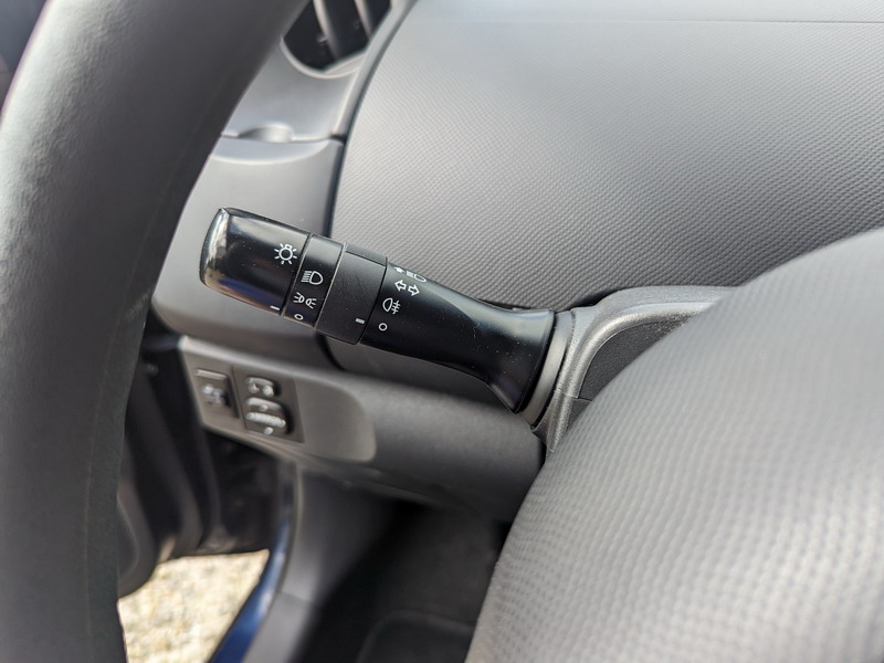 Toyota Yaris II  69 VVT-i Cool 3p