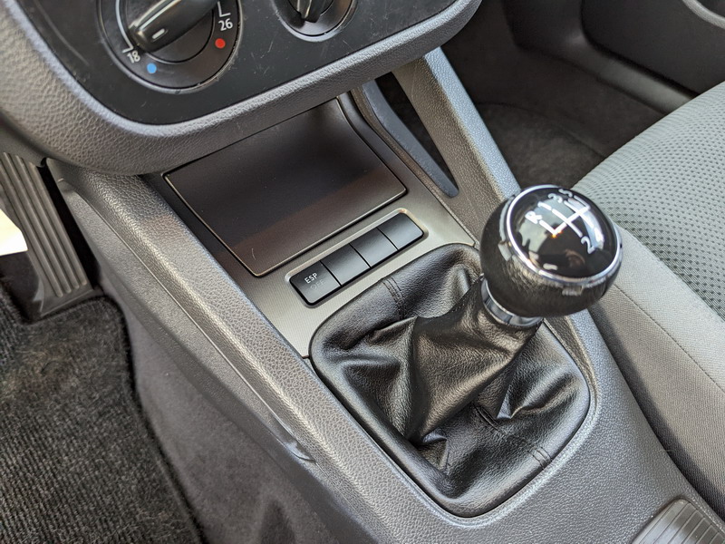Volkswagen Golf V  1.6 102ch Confort 3p