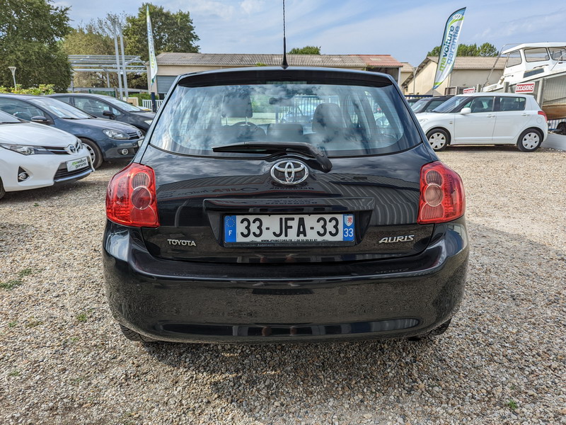 Toyota Auris  1.4l 97 VVT-i Sol 5p