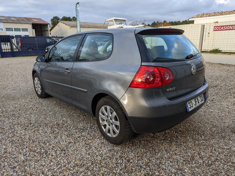 Volkswagen Golf V  1.6 102ch Confort 3p