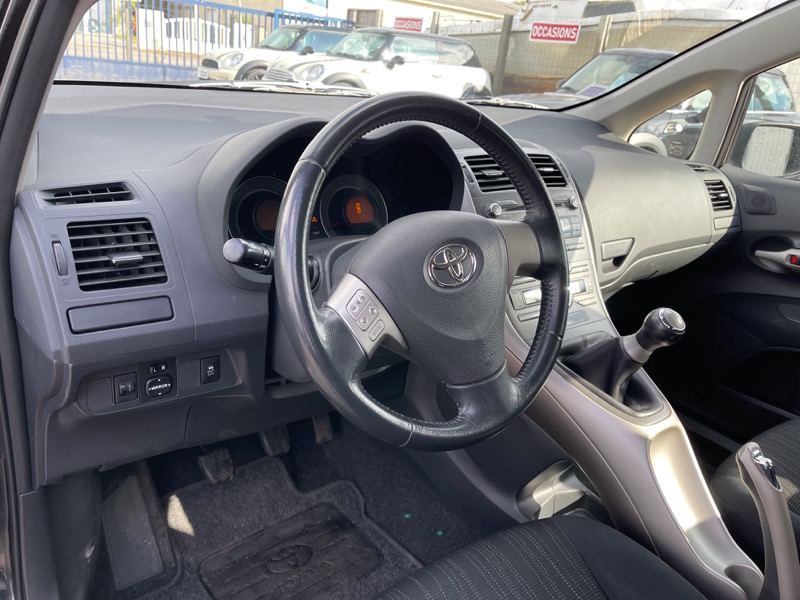 Toyota Auris I  1.4l 97 VVT-i Sol 5p