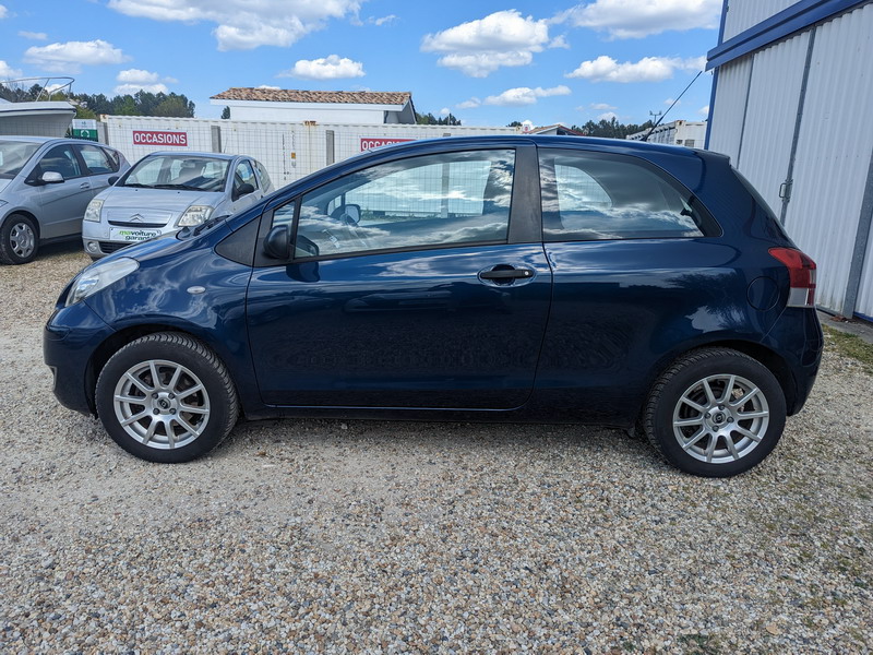 Toyota Yaris II  69 VVT-i Cool 3p