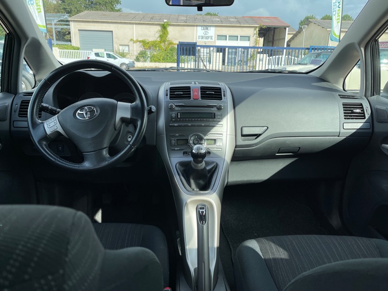 Toyota Auris I  1.4l 97 VVT-i Sol 5p