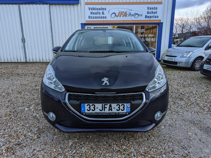 Peugeot 208  1.2 VTi Active 5p + Attelage