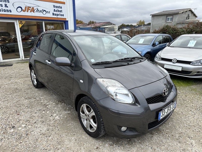 IMG_3815 Toyota Yaris II 100 VVT-i Excelia Pack 5p