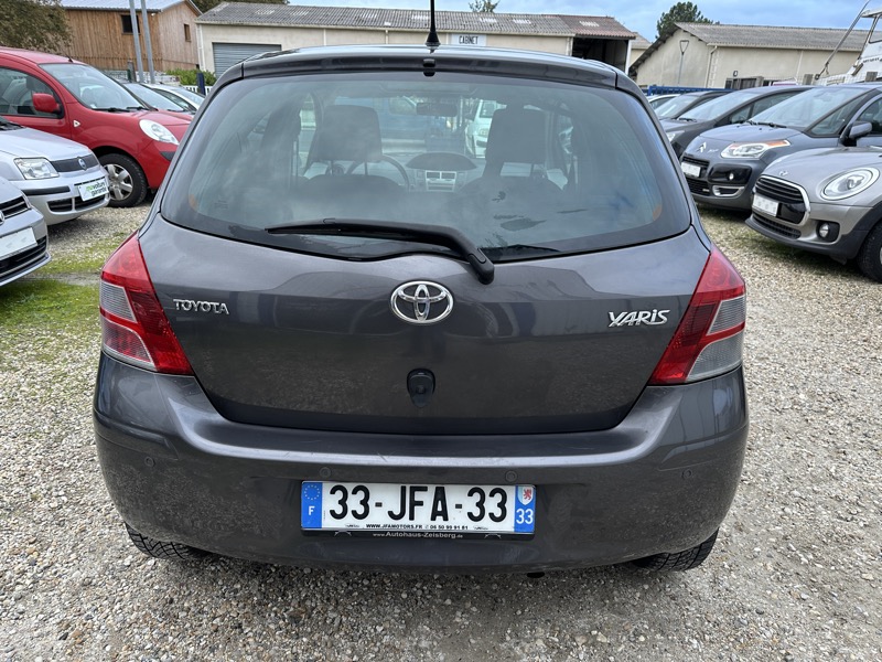 IMG_3818 Toyota Yaris II 100 VVT-i Excelia Pack 5p