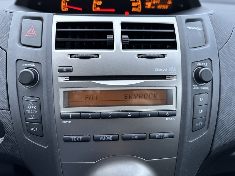 IMG_3834 Toyota Yaris II 100 VVT-i Excelia Pack 5p