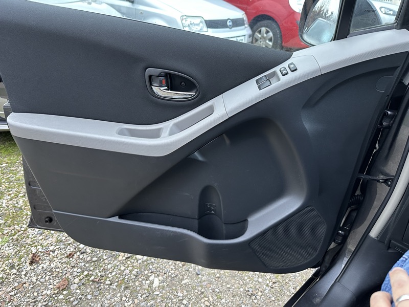 IMG_3847 Toyota Yaris II 100 VVT-i Excelia Pack 5p