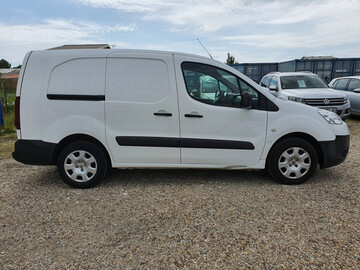 PEUGEOT Partner 1.6 HDI 90 LONG PACK CD CLIM NAV PEUGEOT Partner 1.6 HDI 90 LONG PACK CD CLIM NAV