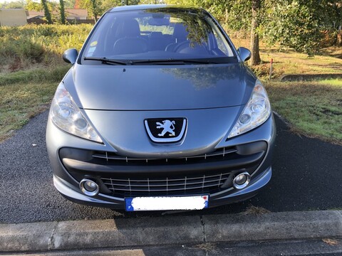 PEUGEOT 207 1,6 THP - 150ch Feline