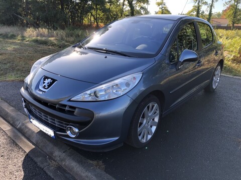 PEUGEOT 207 1,6 THP - 150ch Feline