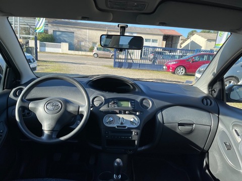 Toyota Yaris85 VVT-i Luna 3p + Attelage