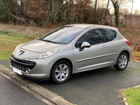 PEUGEOT 207 1,6 Vti - 120ch Sport