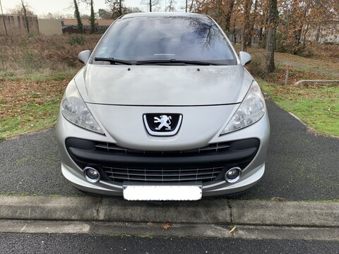 PEUGEOT 207 1,6 Vti - 120ch Sport