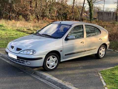 RENAULT MÉGANE 1,4 16v - 95ch RXE Clim