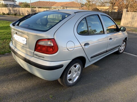 RENAULT MÉGANE 1,4 16v - 95ch RXE Clim