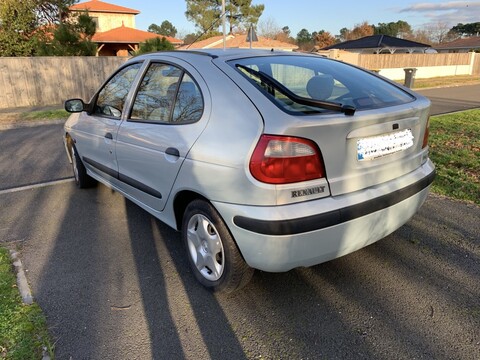 RENAULT MÉGANE 1,4 16v - 95ch RXE Clim