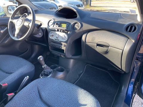 Toyota Yaris85 VVT-i Luna 3p + Attelage