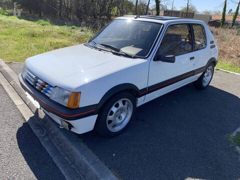 PEUGEOT 205 1,6 - 115ch GTi