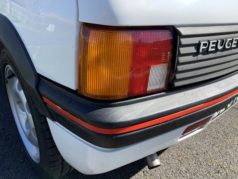 PEUGEOT 205 1,6 - 115ch GTi