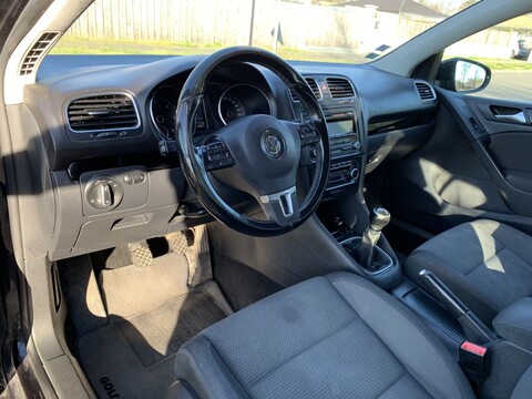 VOLKSWAGEN GOLF VI 2.0 TDI 110 Confortline