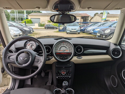 Mini II (R56) One  1.6L 98ch